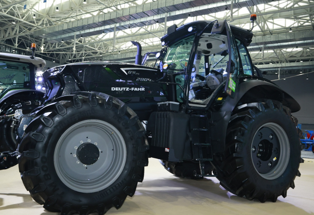 广州关区所辖7地市：2025年拖拉机出口金额同比增长619%